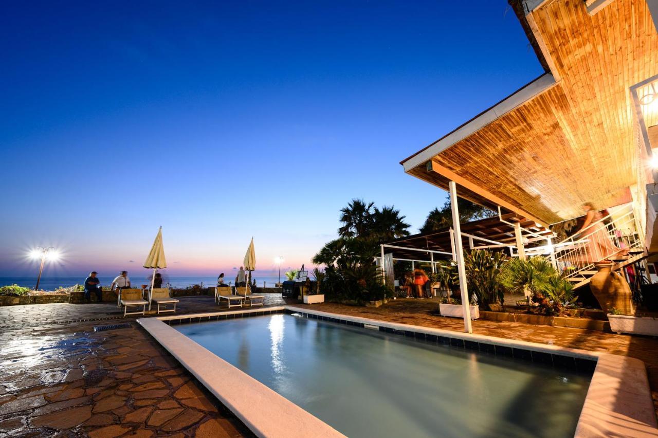 Villaggio Stella Del Sud & Resort Pisciotta Bagian luar foto
